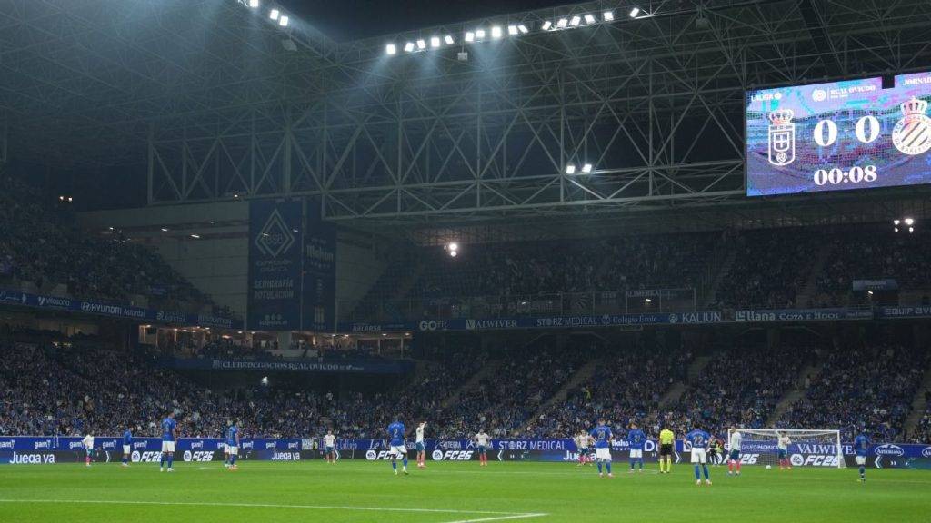 LaLiga players pause game to protest Barcelona match in Miami