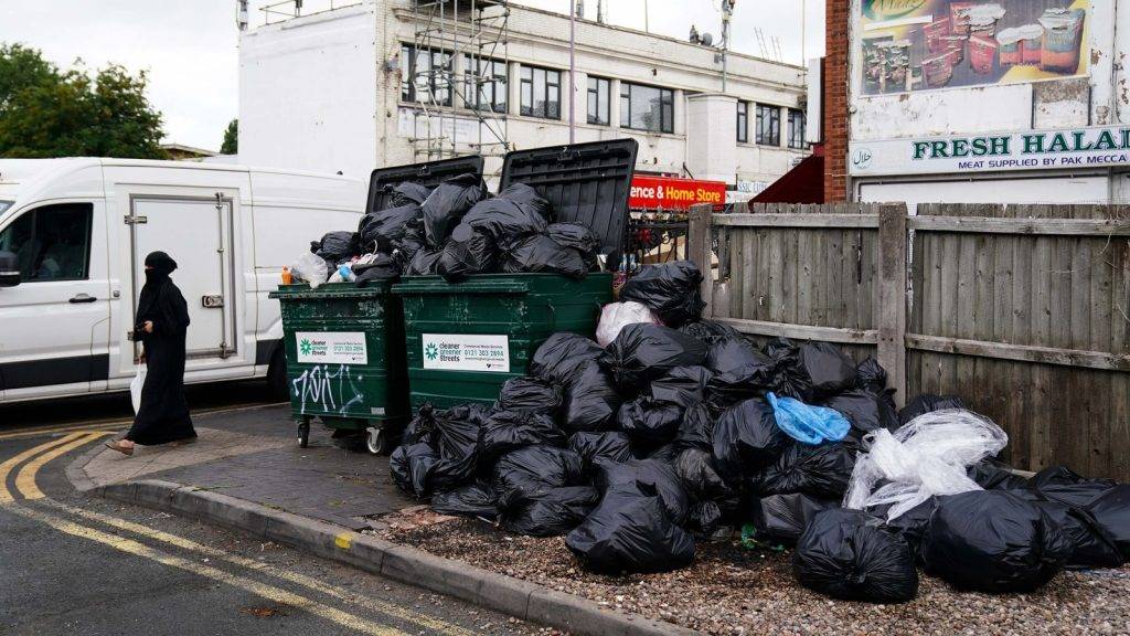 Birmingham bin workers warned they face blacklisting over strike action