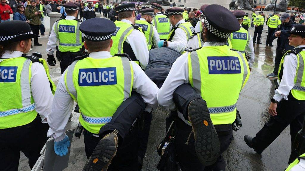 Police to get new powers to impose restrictions on repeat protests