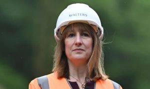 Number of employed people in UK falls again as wage growth slows