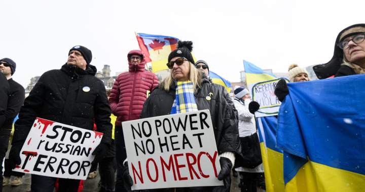 Financial Times - Savers withdrew nearly $60bn from three US banks as Apple raises heat WTX News 1781200813 Ukraine Canada protest file e1781197295805