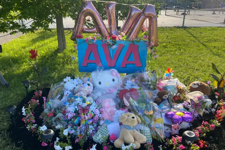 Montreal vigil pays tribute to three-year-old killed in bouncy castle accident WTX News 80273591921 BEC5E0B7 B40D 4C4A BB56 039A3C2FDBE2