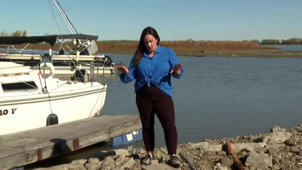 Click to play video: 'Operation launched to raise St. Lawrence River water levels'