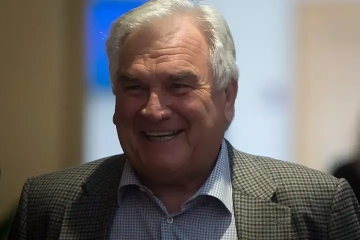 B.C. appoints mediator Vince Ready to assist 911 operator negotiations WTX News e40d97af6f048f253b592b81cf9e70b0a82c7dcfd281985c79b0967a1cb1747a
