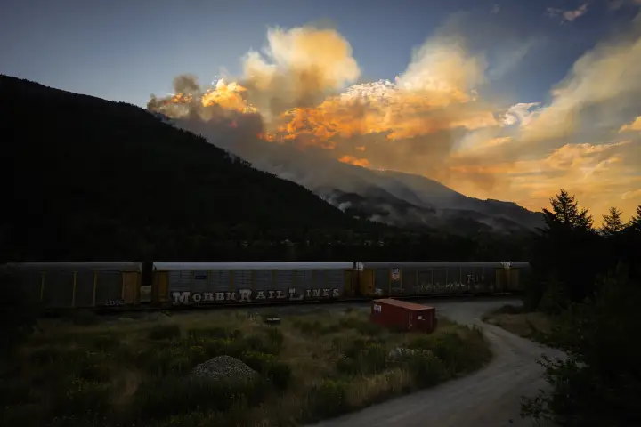 B.C. officials prepare for increased wildfire risk due to dry lightning WTX News BC wildfire