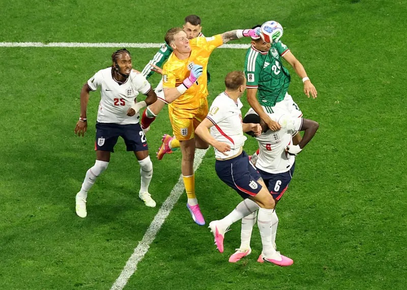 Hey Jude! It's coming home .... LIVE FROM THE AZTECA WTX News Jordan Pickford
