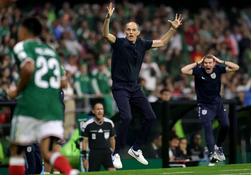 Hey Jude! It's coming home .... LIVE FROM THE AZTECA WTX News Mexico vs England