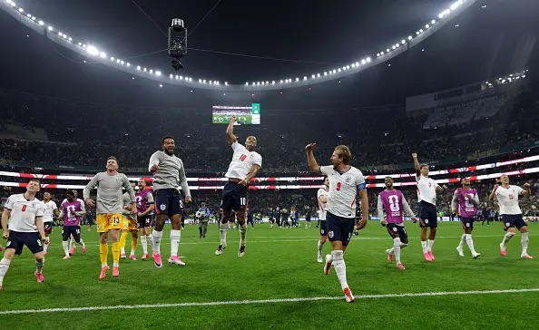 Hey Jude! It's coming home .... LIVE FROM THE AZTECA WTX News 'Three Lions, 26 heroes'