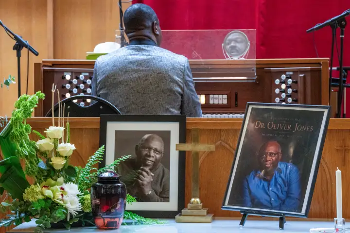 Jazz and gospel celebrated in Little Burgundy as Montreal honours Oliver Jones WTX News CP176779116