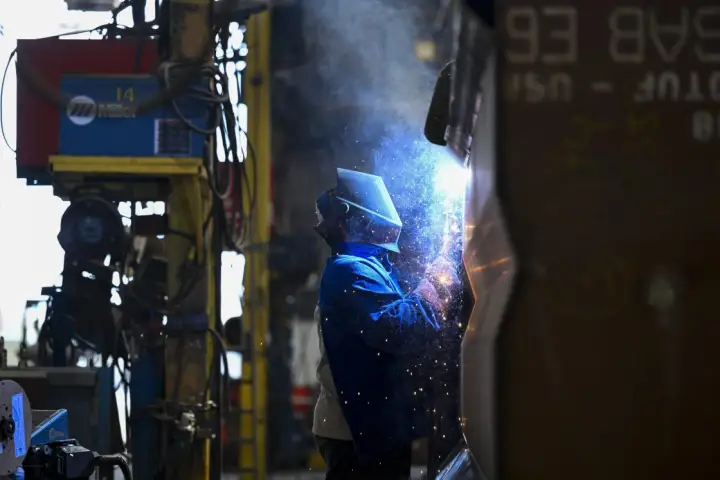 Tariffs Prices Manufacturing KPMG.jpg e1785945018730