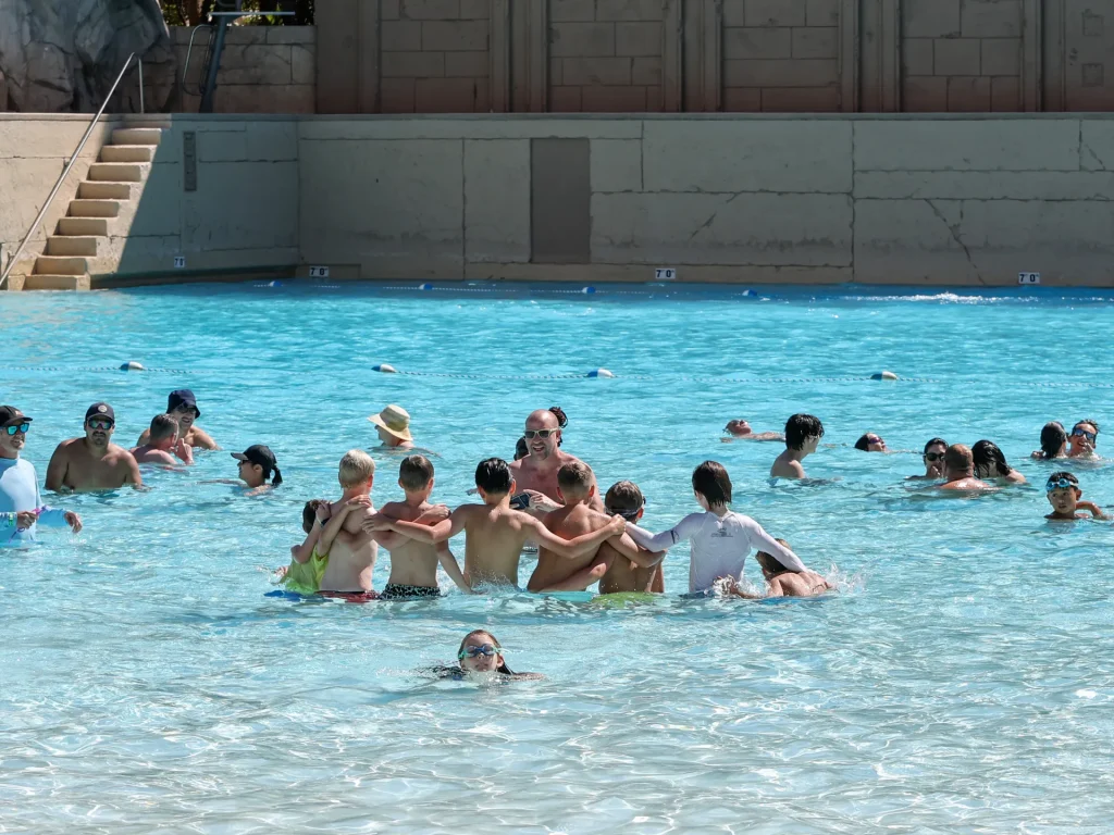 Poll reveals increasing strain on US adults from extreme heat Poll reveals increasing strain on US adults from extreme heat