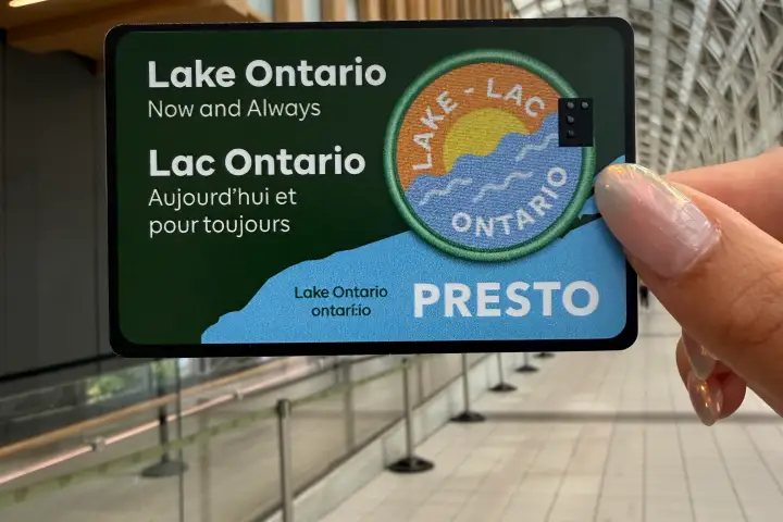 Metrolinx distributes limited-edition Lake Ontario Presto cards at Union Station WTX News 1000012284
