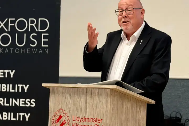 Policy expert criticises opposition for 'politicking' on Weedmark's flights WTX News Kevin Weedmark Lloydminster Aug. 27