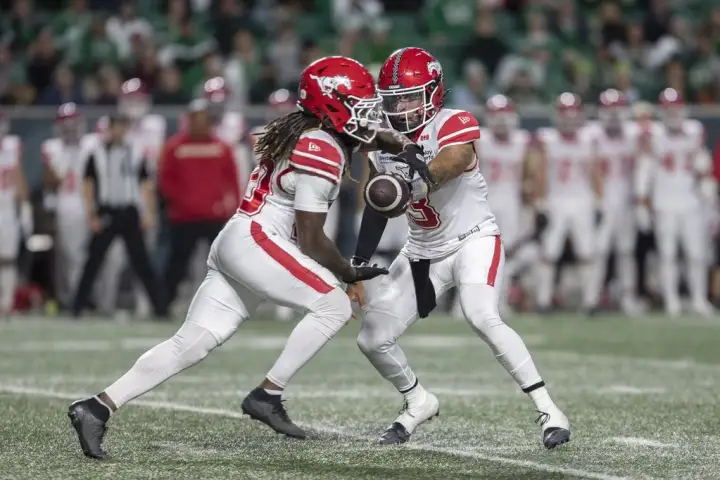 Stampeders defeat Riders to extend winning streak WTX News 5c1ed57fe3ca257ab2e2ee051f07666c7bf581f4eb1cf5bb815e7997978d2673