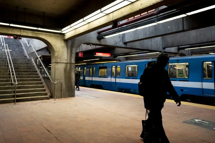 Montreal transit agency probes death of man struck by train at subway station WTX News Montreal transit e1791132909754
