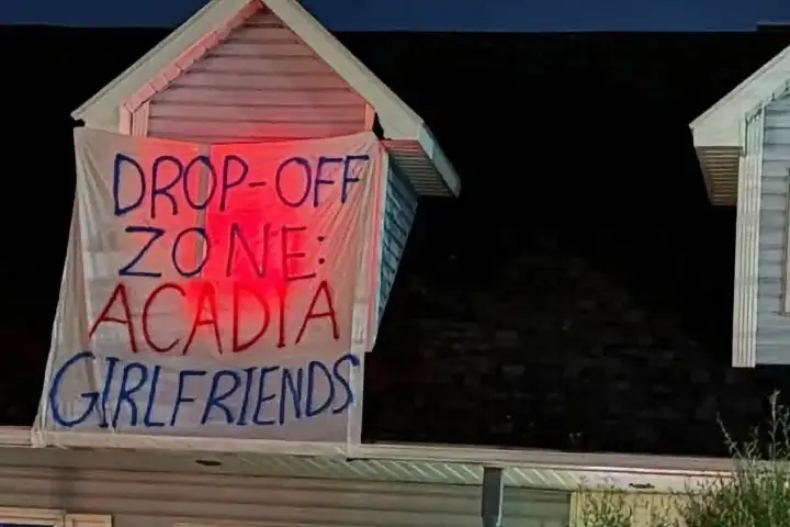 Sign hung during homecoming prompts response from Nova Scotia university president WTX News StFX e1791148123500
